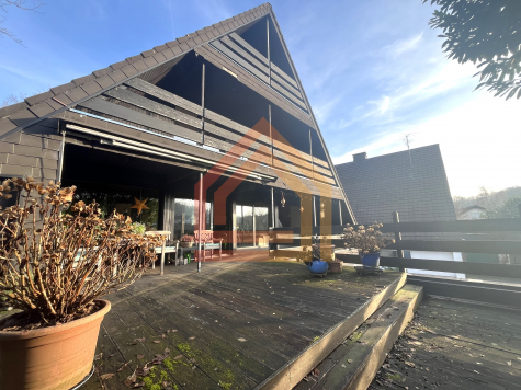 Freistehendes Einfamilienhaus mit Einliegerwohnung und großem Potenzial!, 51709 Marienheide, Einfamilienhaus zum Kauf