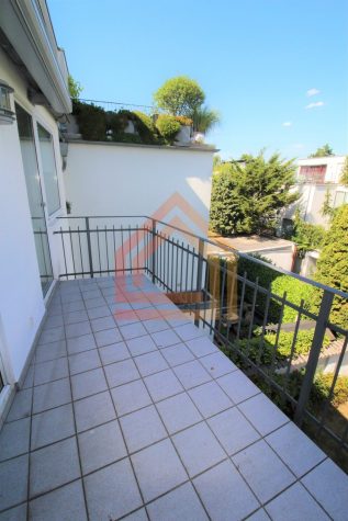 Attraktive Dachgeschoss-Maisonette-Wohnung in gefragter Lage von Köln, 50931 Köln, Maisonettewohnung zur Miete